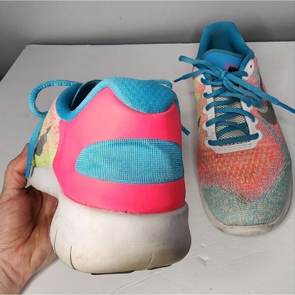 NIKE FREE RUNNING WHITE METALLIC SILVER SHOES 904258-100 7 Youth Or Woman’s 8.5 - Picture 3 of 6